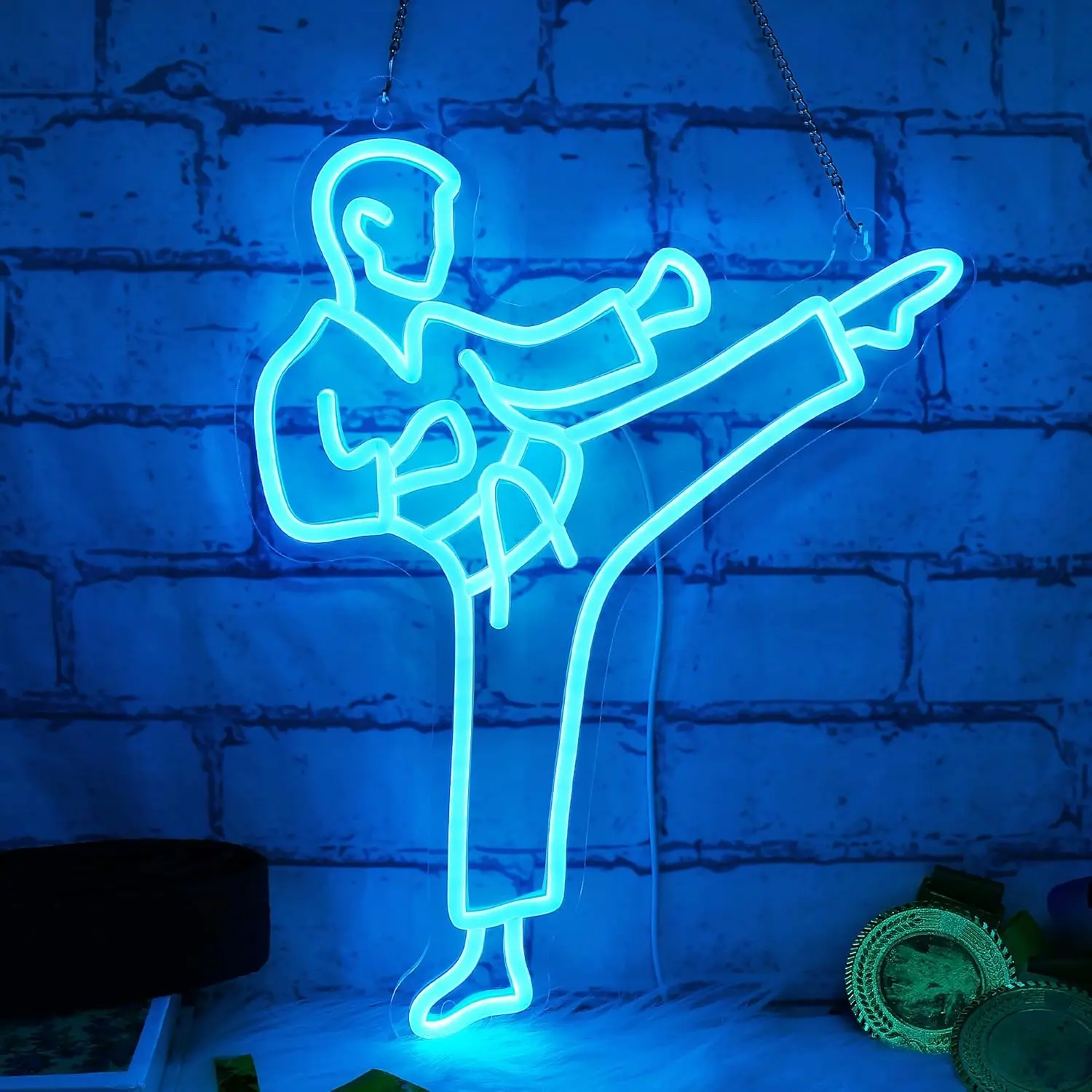 Home Gym Neon Sign - 空手マンのネオンサイン、青色LED、壁掛けアート、USB電源、武道をテーマにした装飾、ユニークなギフト、吊り下げ式ライト、家庭用ジム、寝室に。